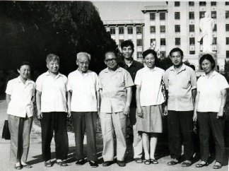 刘建华等校工厂的工人师傅